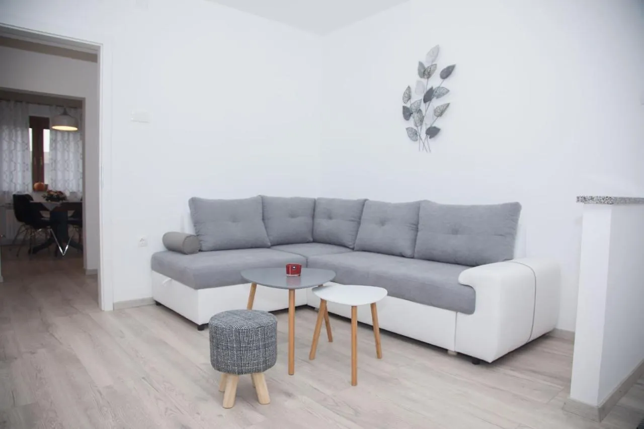 Apartman Coelum Delnice 0*,  Croatia